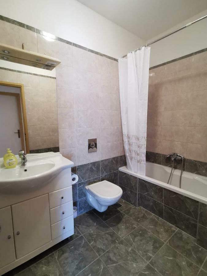 Big And Spacious Apartment In The Heart Of Omis Omiš Exterior foto